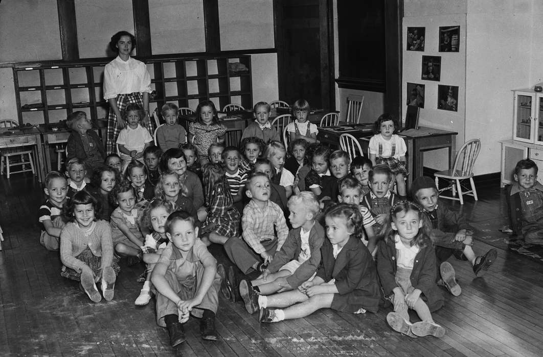 girl, ia, teacher, student, Photos, historic, Schools and Education, Iowa, history, Portraits - Group, Coon Rapids Enterprise, United States, IA, wooden chair, Coon Rapids, classroom, boy, woman, Children