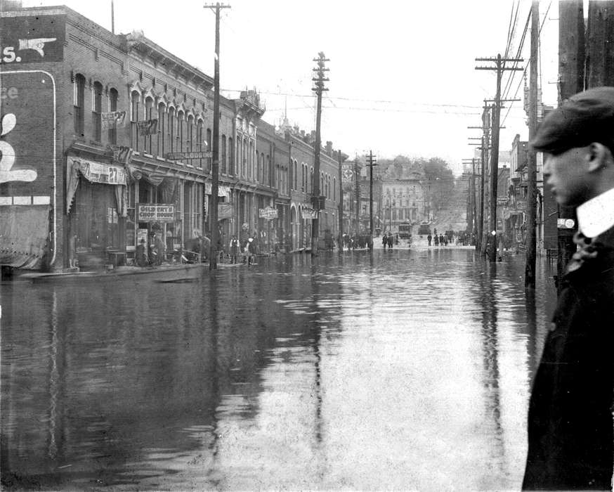 Floods, Cities and Towns, Lemberger, LeAnn, Iowa History, storefront, horse and buggy, Main Streets & Town Squares, flooding, Animals, Iowa, electrical line, Ottumwa, IA, history of Iowa