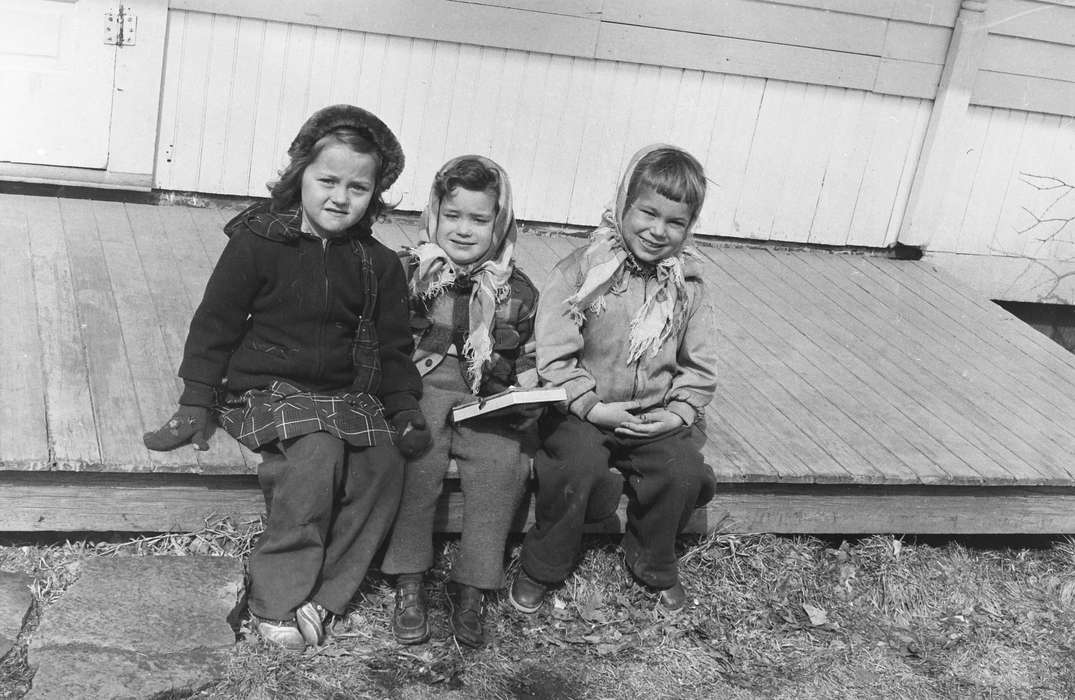 United States, history, ia, Photos, coat, Children, headscarf, Coon Rapids Enterprise, historic, Iowa, IA, children, Coon Rapids, deck