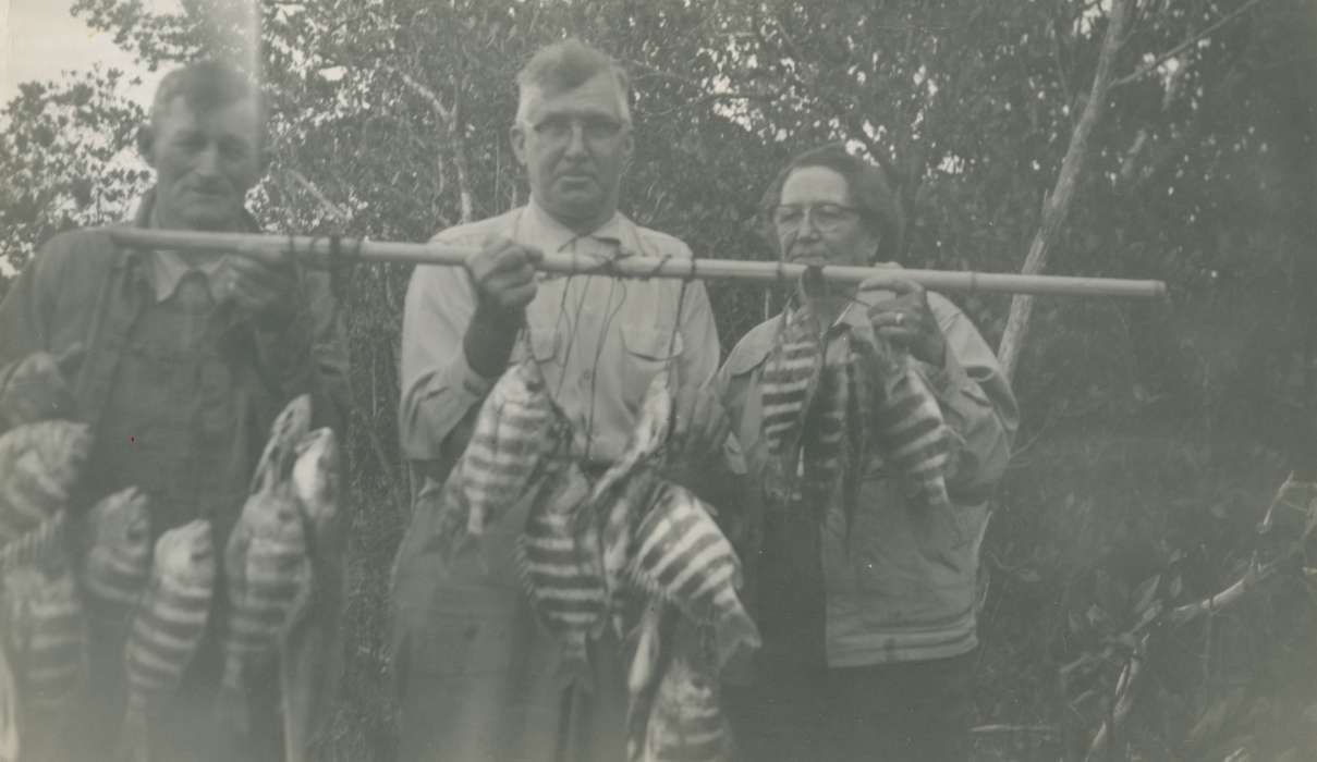 Iowa History, fish, Portraits - Group, Families, Hilmer, Betty, fishing, Animals, sheepshead, Iowa, history of Iowa, USA, Outdoor Recreation