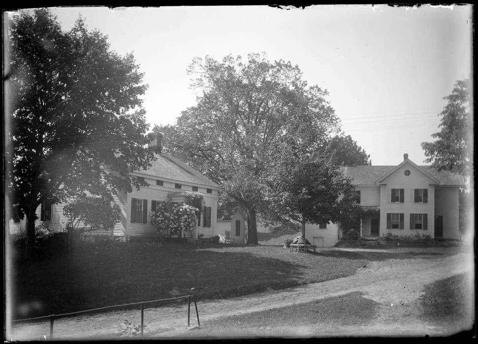 Spring Hill, CT, history of Iowa, Archives & Special Collections, University of Connecticut Library, house, tree, Iowa, Iowa History