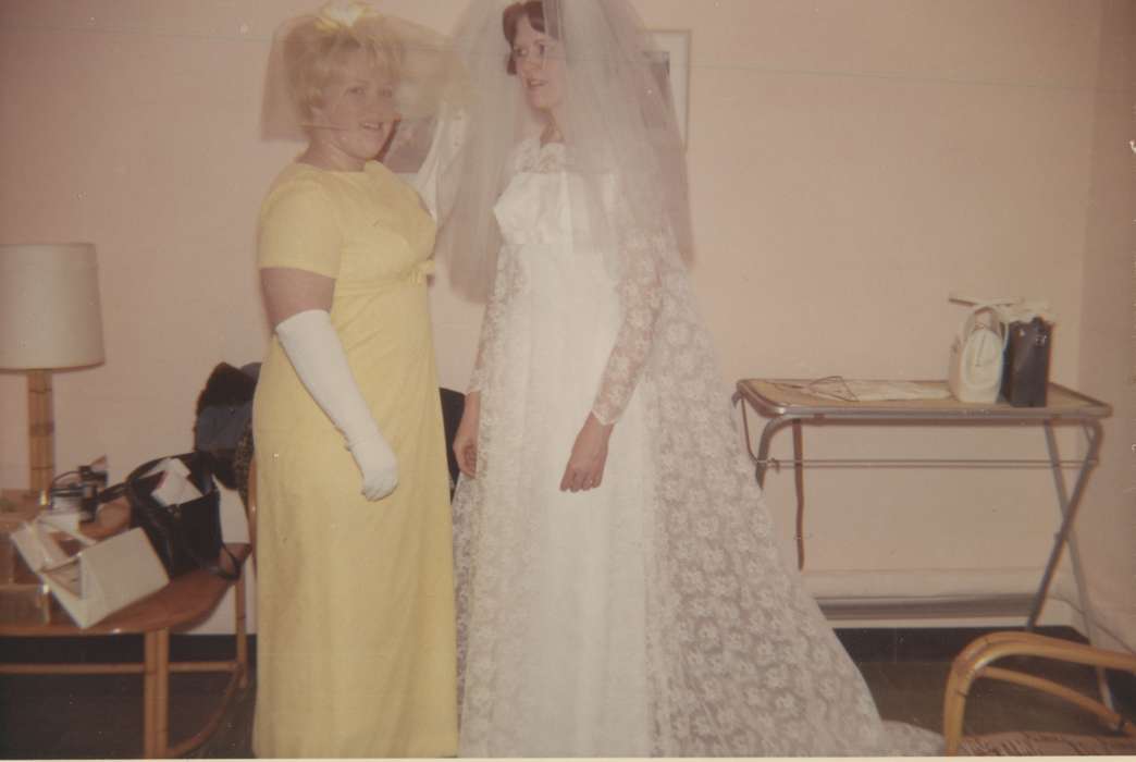 wedding dress, Weddings, Avis, Linda, Iowa History, bride, Iowa, veil, Waterloo, IA, history of Iowa