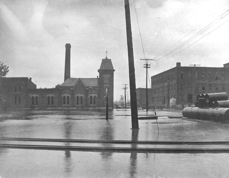 Floods, Main Streets & Town Squares, Lemberger, LeAnn, train track, telephone pole, history of Iowa, Iowa History, Ottumwa, IA, Iowa