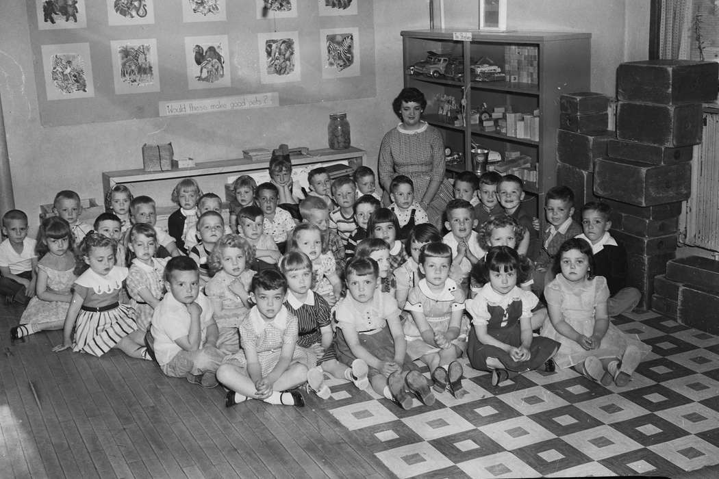 ia, Schools and Education, classroom, toys, Iowa, history, Photos, classmates, Coon Rapids Enterprise, Portraits - Group, Children, historic, teacher, blocks