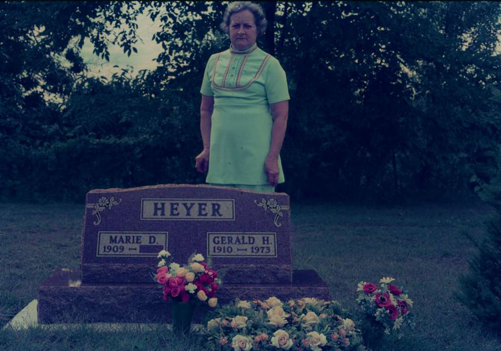 Harken, Nichole, Cemeteries and Funerals, bouquet, cemetery, Portraits - Individual, Iowa History, Iowa, history of Iowa, headstone