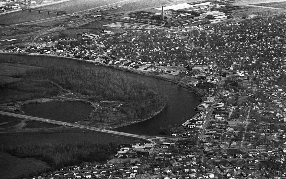 Lemberger, LeAnn, Ottumwa, IA, Cities and Towns, Iowa, Iowa History, bridge, neighborhood, Aerial Shots, history of Iowa, river