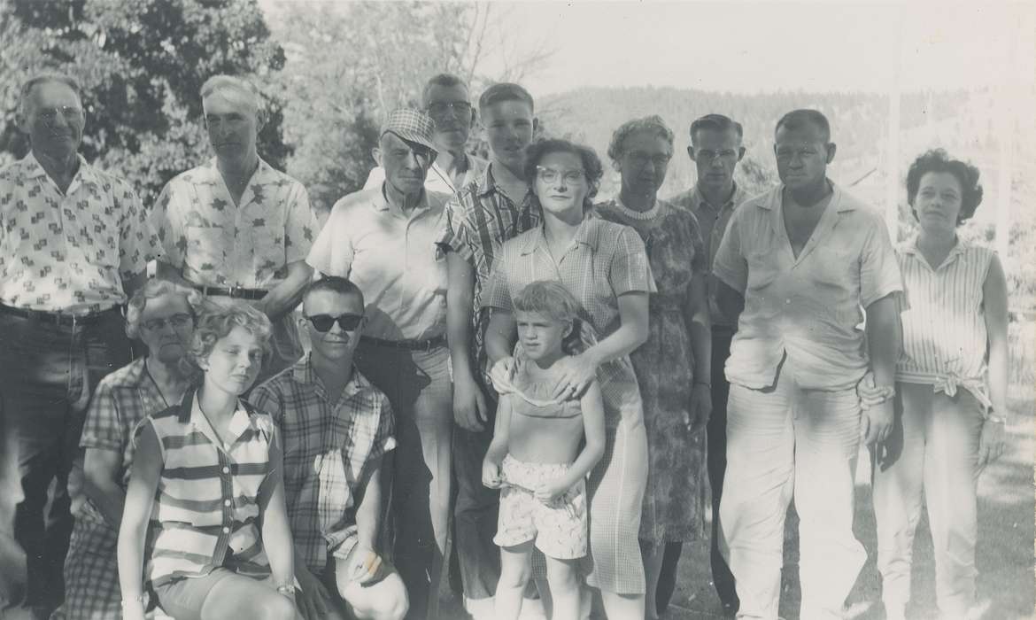 Iowa, Portraits - Group, Crisman, Hannah, Families, sunglasses, Waterloo, IA, Iowa History, history of Iowa