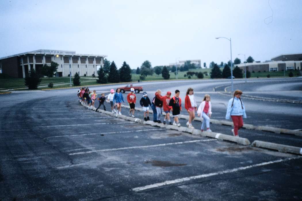 ia, second grade missouri trip, Schools and Education, Iowa, history, parking lot, Photos, Coon Rapids Enterprise, Children, missouri trip, historic, United States, MO, school trip