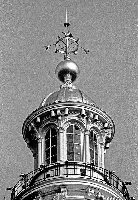 Lemberger, LeAnn, dome, Cities and Towns, capitol, Iowa, window, Iowa History, history of Iowa, Des Moines, IA