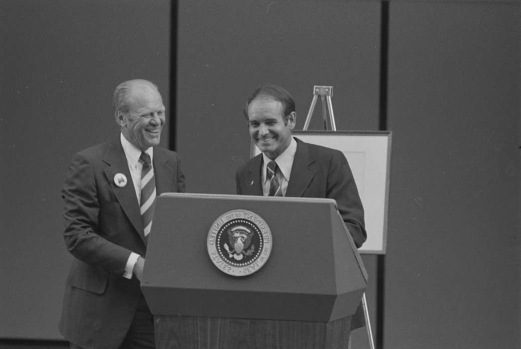 speech, Lemberger, LeAnn, smile, Des Moines, IA, Iowa History, president, history of Iowa, tie, governor, Civic Engagement, Fairs and Festivals, iowa state fair, podium, Iowa, gerald ford