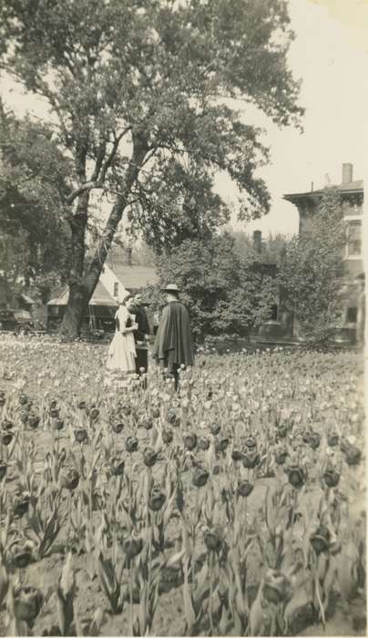 tulip, Iowa History, history of Iowa, Hilmer, Betty, Cities and Towns, Iowa, couple, celebration, Pella, IA, costume