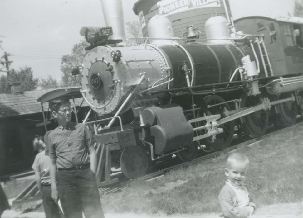 Children, train, Iowa History, railway, Vanderah, Lori, Iowa, USA, train tracks, history of Iowa, Train Stations, Motorized Vehicles