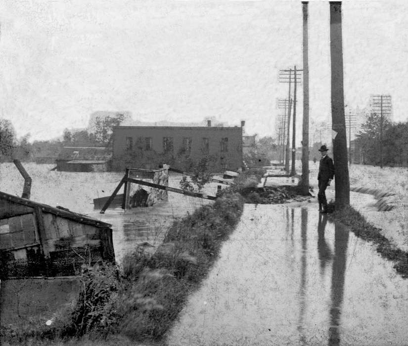 Floods, Lemberger, LeAnn, Iowa History, sidewalk, electric lines, Iowa, Ottumwa, IA, history of Iowa