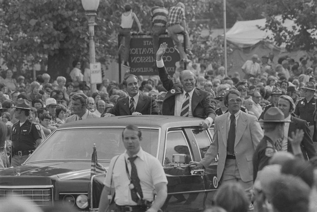 limo, car, Fairs and Festivals, security, Iowa History, gerald ford, police, Des Moines, IA, lincoln, Iowa, crowd, sunroof, sign, history of Iowa, Motorized Vehicles, president, iowa state fair, flag, Children, Lemberger, LeAnn, limousine, Civic Engagement