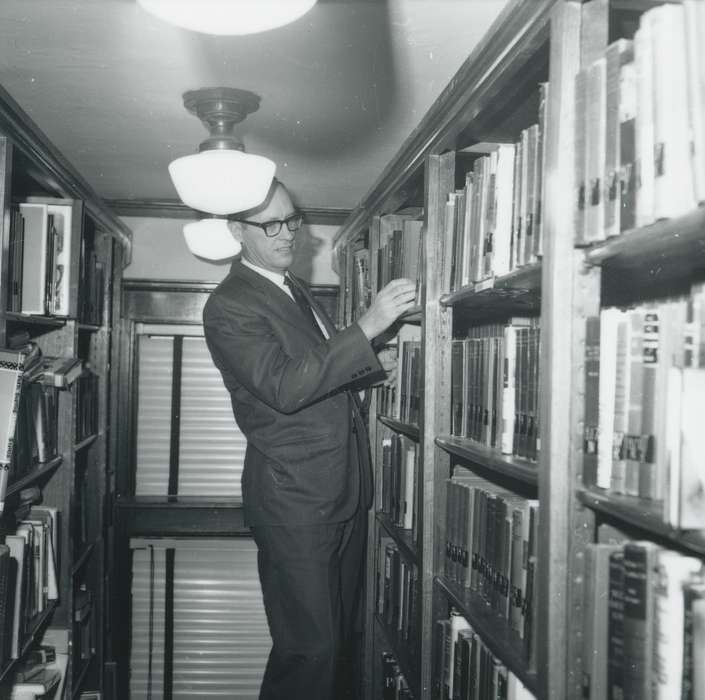 Waverly Public Library, man, history of Iowa, lights, Portraits - Individual, bookshelf, Iowa, Iowa History, Schools and Education, library, books