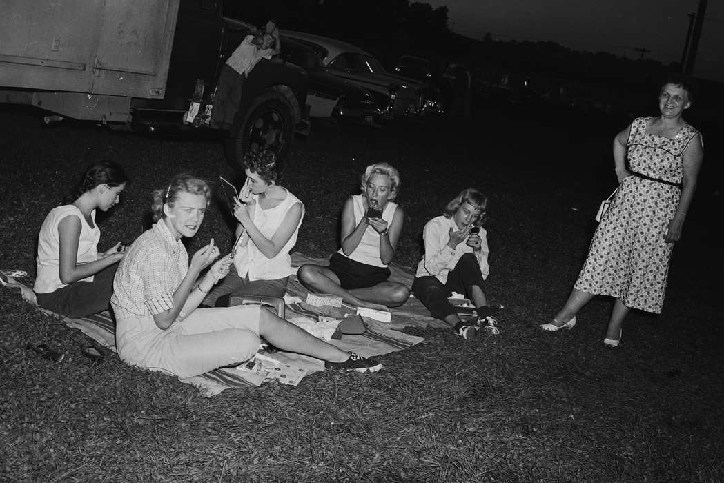 candid, Iowa, makeup, IA, United States, Photos, historic, Coon Rapids, Fairs and Festivals, boy, young women, history, ia, Coon Rapids Enterprise, Leisure