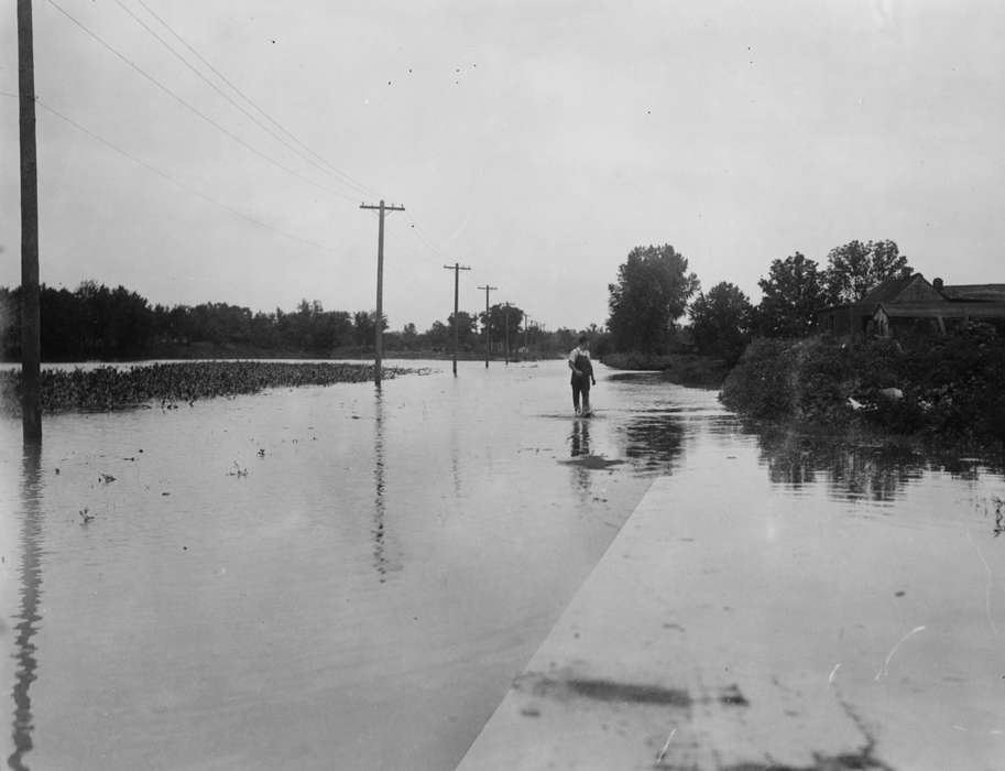 Iowa History, telephone pole, Floods, Lemberger, LeAnn, Iowa, Ottumwa, IA, history of Iowa