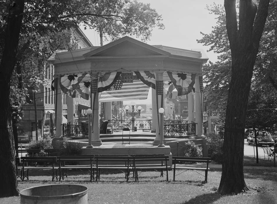 Entertainment, Cities and Towns, Lemberger, LeAnn, Iowa History, bandstand, Main Streets & Town Squares, park, Iowa, bench, Ottumwa, IA, history of Iowa, sign