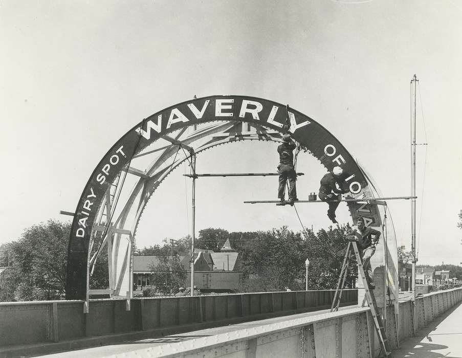 ladder, arch, Main Streets & Town Squares, Iowa, correct date needed, Iowa History, Holidays, Waverly, IA, construction, Cities and Towns, Labor and Occupations, Waverly Public Library, history of Iowa