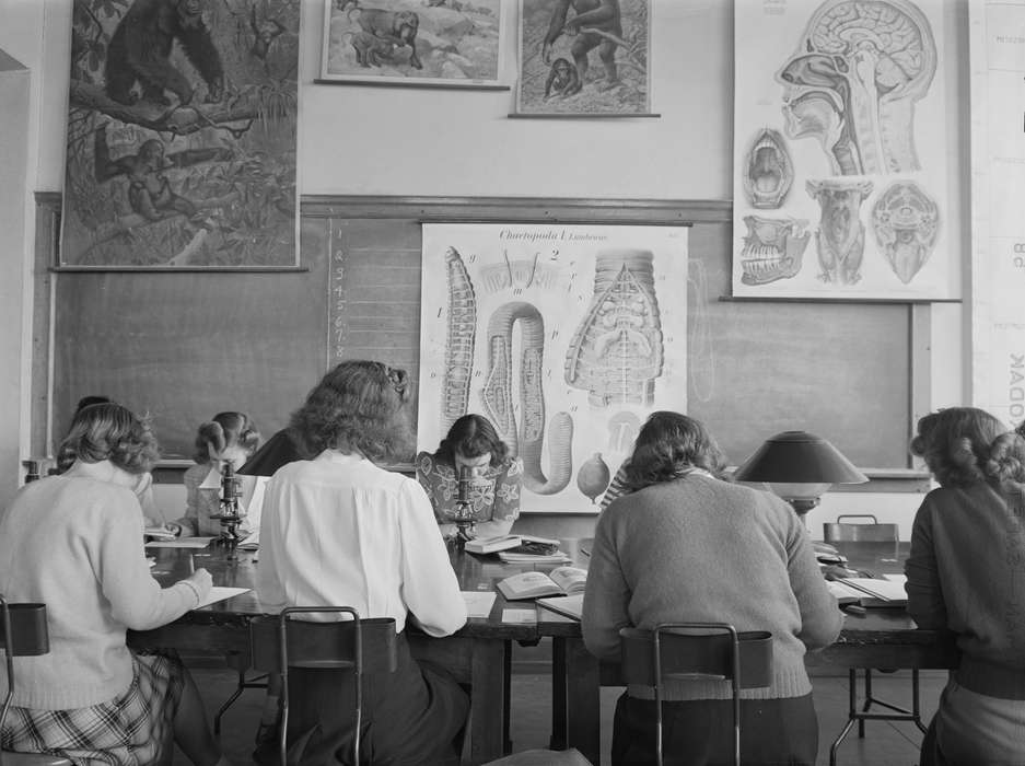 history of Iowa, students, Iowa, Library of Congress, young women, studying, Schools and Education, anatomy class, Iowa History