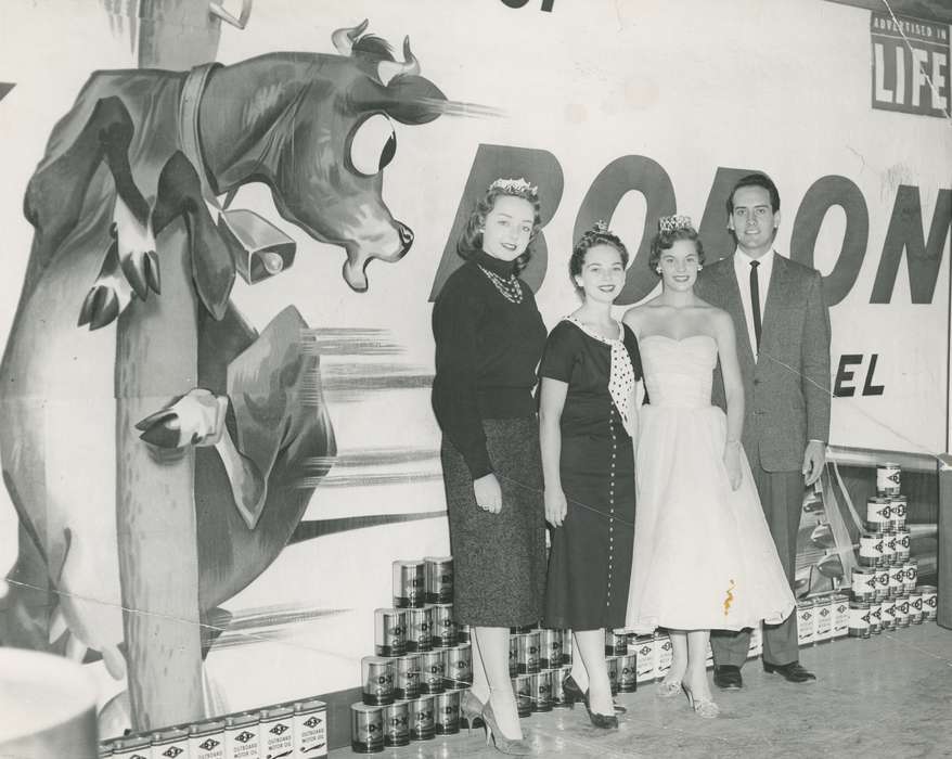 Animals, Photos, history, ia, historic, Portraits - Group, Iowa, cow, crown, national cattle congress, cartoon, cattle congress, dairy princess, IA, Black Hawk, Waterloo, Fairs and Festivals, Grout Museum of History and Science, United States