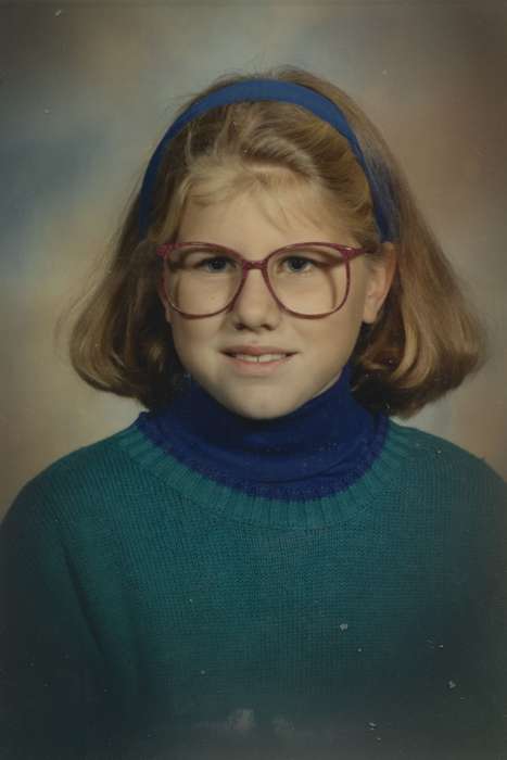 glasses, Portraits - Individual, Children, Iowa, Iowa History, sweater, Reinbeck, IA, history of Iowa, East, Lindsey