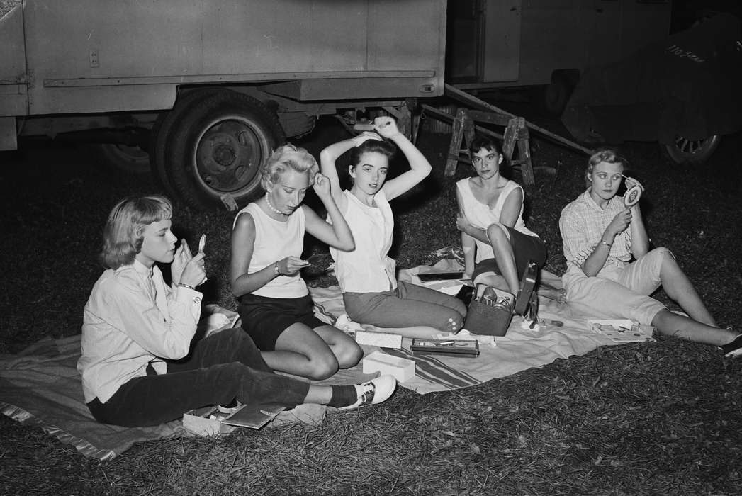 candid, Portraits - Group, Iowa, makeup, IA, United States, Photos, historic, Coon Rapids, Fairs and Festivals, young women, history, ia, Coon Rapids Enterprise, Leisure