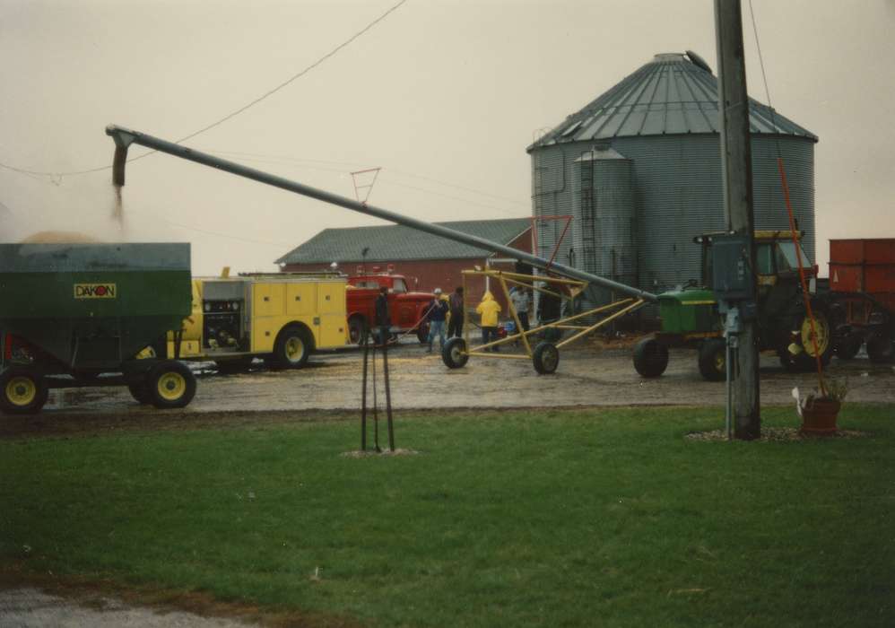 Farming Equipment, Iowa, Iowa History, grain bin, Motorized Vehicles, history of Iowa, tractor, Blake, Gary, Farms, john deere, Hazleton, IA