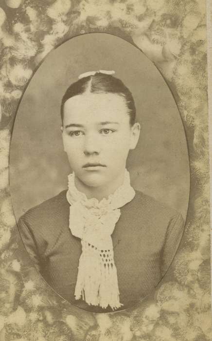 Iowa History, portrait, woman, Iowa, carte de visite, history of Iowa, Portraits - Individual, lace collar, Olsson, Ann and Jons, Waverly, IA