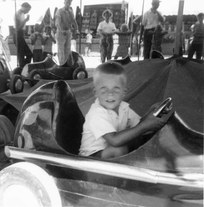 amusment park ride, Norwalk, IA, Schall, Michael, Portraits - Individual, Children, Iowa, Iowa History, history of Iowa, amusement park, Fairs and Festivals