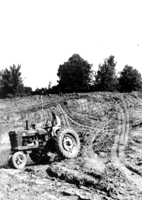Farming Equipment, tractor, Iowa, Iowa History, New Providence, IA, history of Iowa, Farms, Labor and Occupations, Klinefelter, Mary