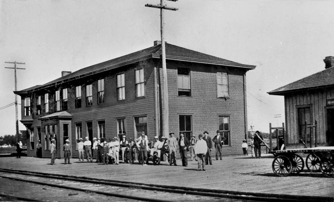 Train Stations, Lemberger, LeAnn, Iowa, Ottumwa, IA, history of Iowa, train tracks, Iowa History