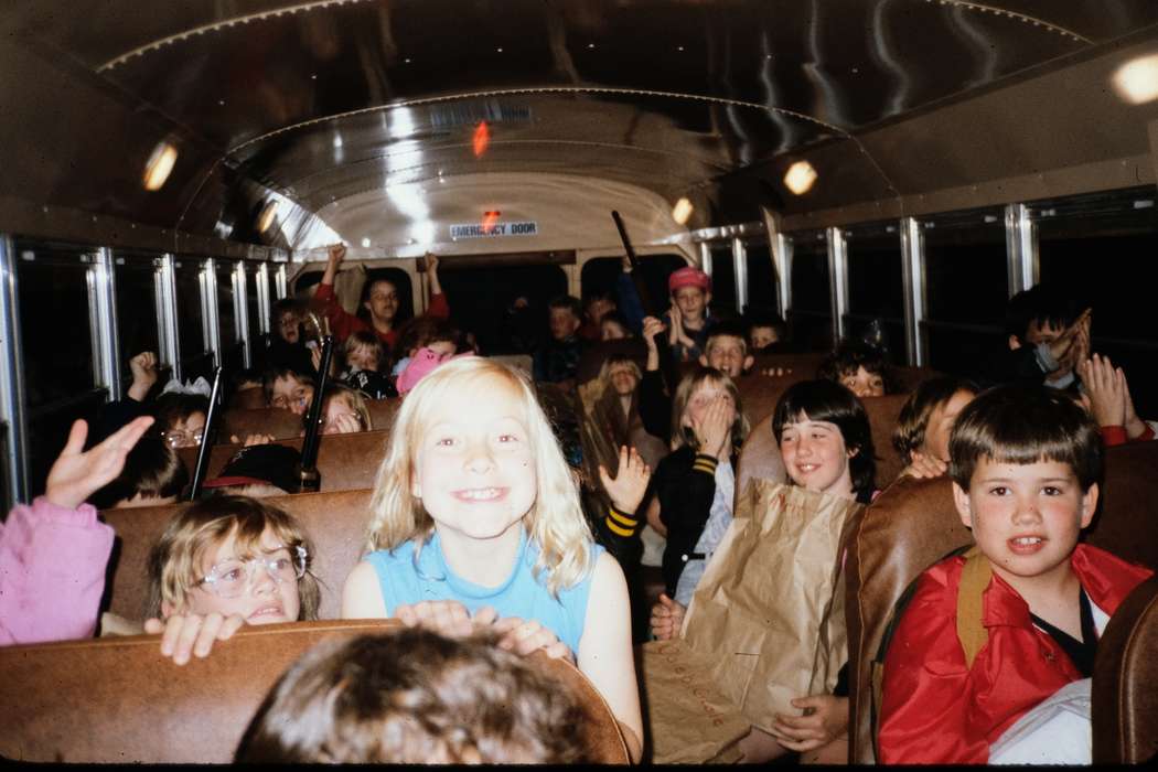 ia, second grade missouri trip, Schools and Education, school bus, Iowa, history, Photos, Coon Rapids Enterprise, Children, missouri trip, historic, United States, MO, school trip