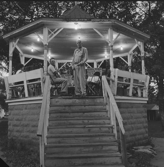 Portraits - Group, Iowa, IA, United States, gazebo, Photos, historic, Coon Rapids, history, Entertainment, ia, Coon Rapids Enterprise, Outdoor Recreation, park