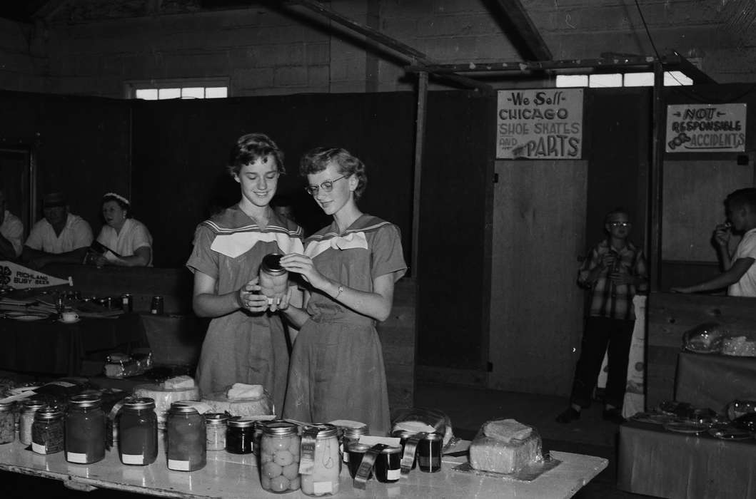 Businesses and Factories, candid, 4h, Iowa, IA, United States, Photos, historic, Coon Rapids, Fairs and Festivals, boy, vendor, young women, history, ia, Coon Rapids Enterprise