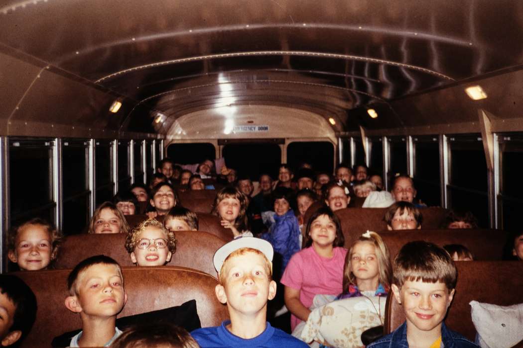 ia, school trip, school bus, Iowa, Coon Rapids Enterprise, Children, United States, girl, boy, Schools and Education, second grade missouri trip, history, Photos, Portraits - Group, missouri trip, hat, historic, MO, field trip