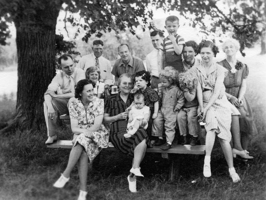 Cedar Falls, IA, Iowa, Portraits - Group, Families, Iowa History, history of Iowa, Shaw, Marilyn, Children
