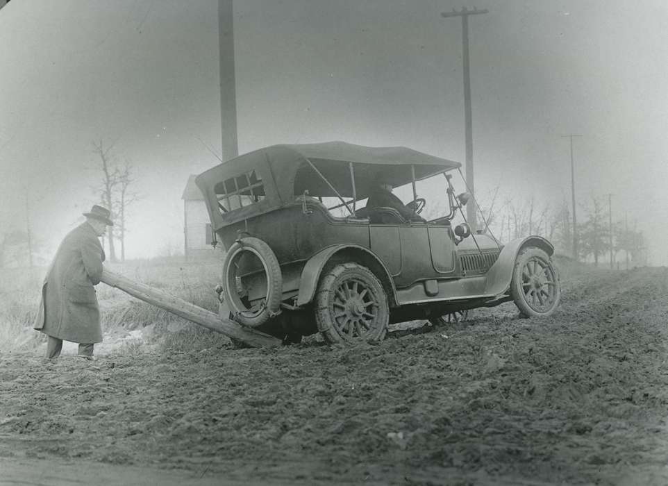 Waterloo, Grout Museum of History and Science, Black Hawk, dirt road, Wrecks, United States, Photos, Iowa, historic, Motorized Vehicles, wood post, car, farm house, 1910s vehicle, history, Travel, IA, electric lines, ia, power lines, adult man