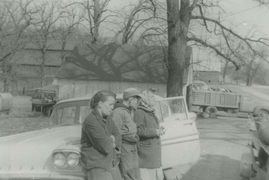 automobile, Cedar Rapids, IA, Iowa, Iowa History, Portraits - Group, Vislisel, Dorothy, Motorized Vehicles, history of Iowa