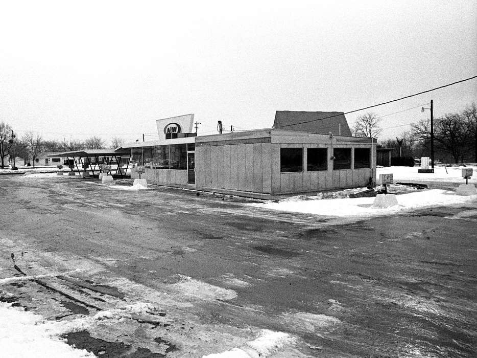 Cities and Towns, restaurant, Ottumwa, IA, drive thru, Businesses and Factories, snow, parking lot, Iowa History, Winter, Iowa, a&w, history of Iowa, Lemberger, LeAnn