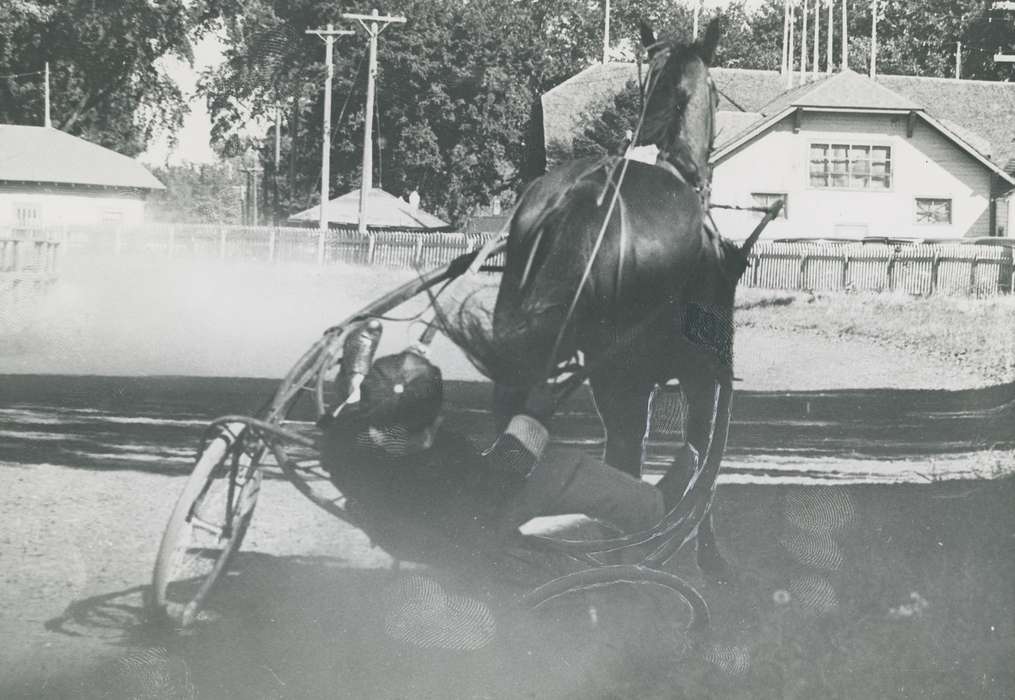 history of Iowa, Entertainment, dirt track, Iowa History, Animals, jockey, Waverly, IA, Waverly Public Library, horse race, correct date needed, Iowa, power line, horse racing