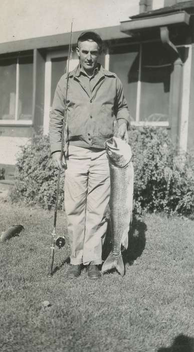 McMurray, Doug, fishing pole, cap, Portraits - Individual, Outdoor Recreation, Iowa History, Iowa, Inguadona, MN, history of Iowa, fish