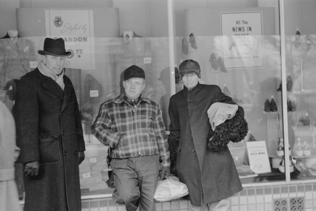 shopping, Winter, suit, dress shoes, history of Iowa, Iowa History, hat, flannel jacket, trench coat, coat, scarf, men shopping, window display, Iowa, clothing store, man, Portraits - Group, Library of Congress