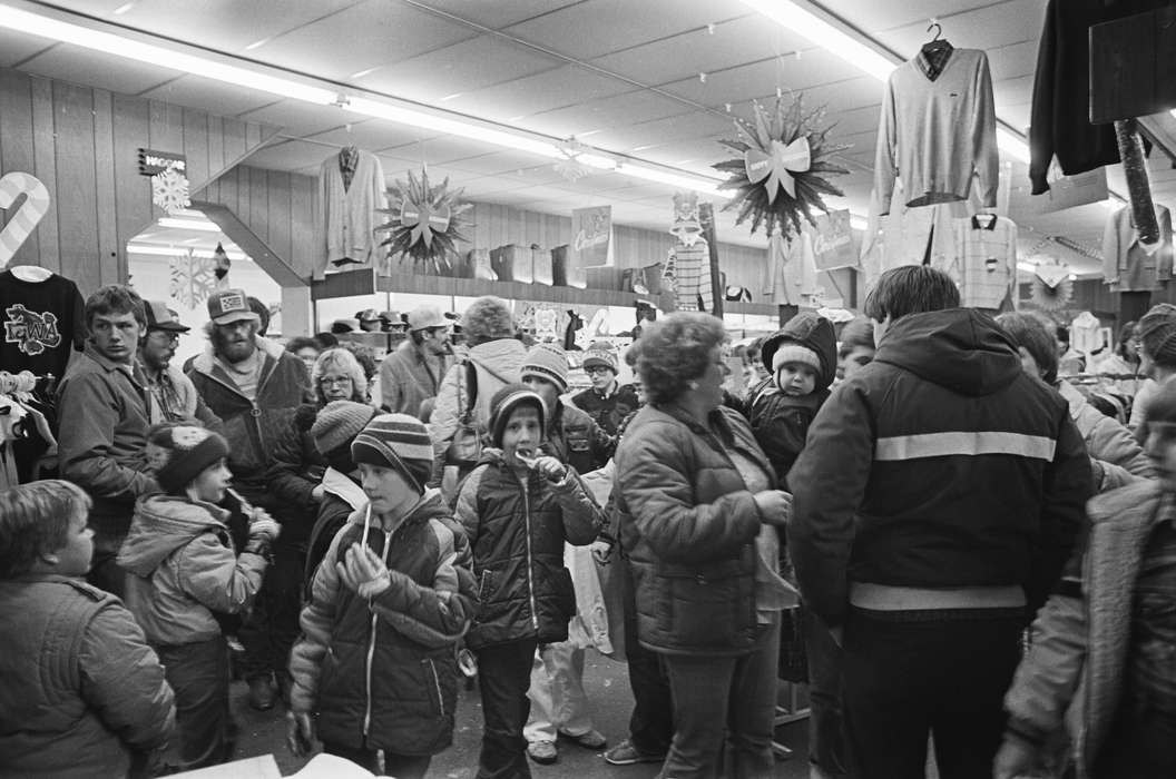 crowd, Coon Rapids, Coon Rapids Enterprise, Iowa, historic, Photos, United States, ia, history, Holidays, IA