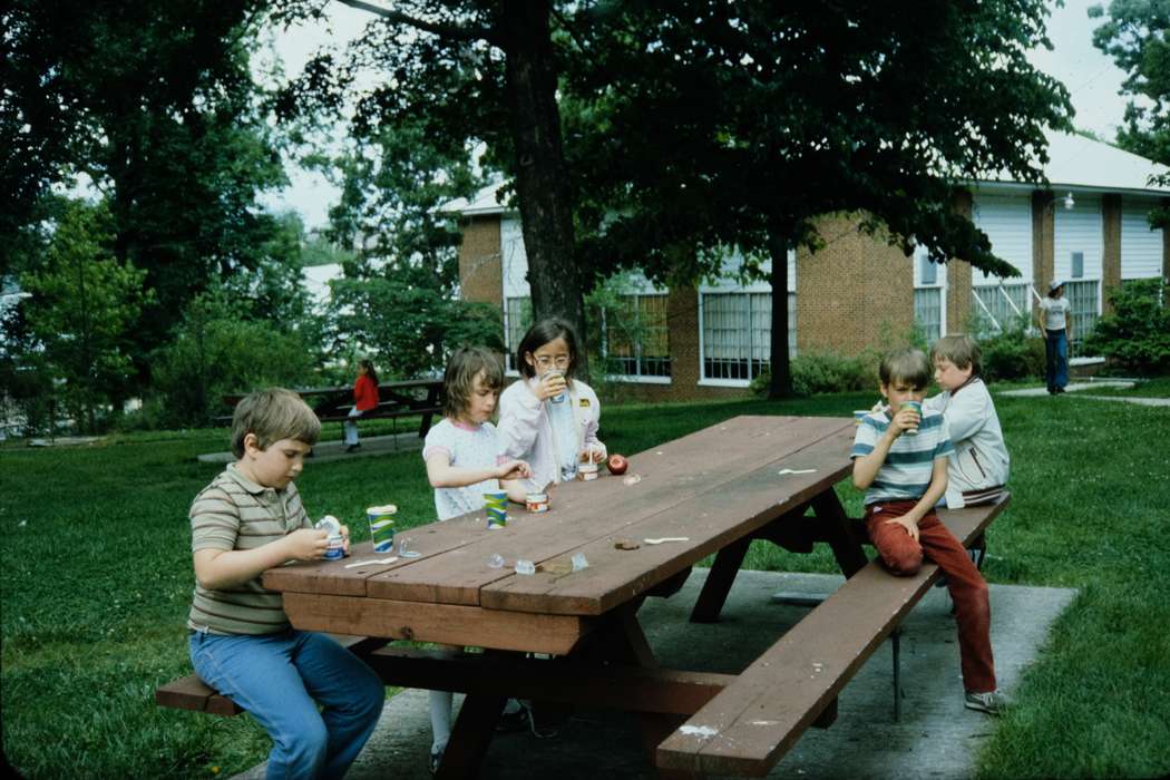 Kansas City, Iowa, MO, Coon Rapids Enterprise, school trip, missouri trip, history, historic, ia, Schools and Education, United States, Children, Photos