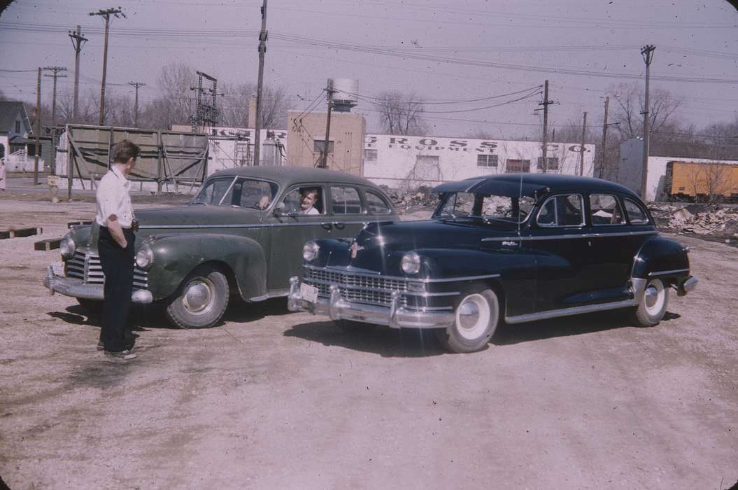 car, hubcap, Sack, Renata, Iowa History, Waterloo, IA, Iowa, Motorized Vehicles, history of Iowa