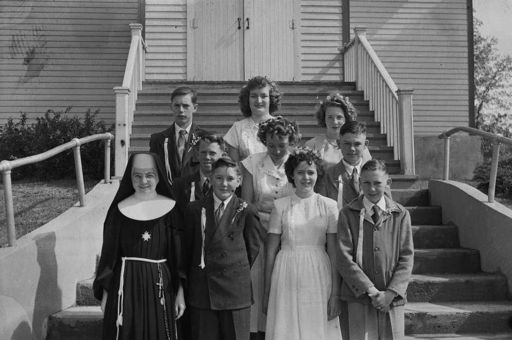 Portraits - Group, history, Photos, Children, Religion, Iowa, IA, catholic church, boys, formal attire, Religious Structures, nun, ribbons, United States, ia, Coon Rapids Enterprise, historic, girls, Coon Rapids