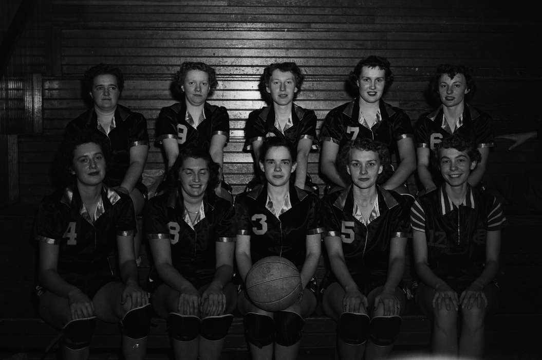 Portraits - Group, Schools and Education, history, Photos, Children, knee pads, smiles, Iowa, IA, basketball team, Sports, United States, basketball, ia, Coon Rapids Enterprise, historic, women's basketball, Coon Rapids