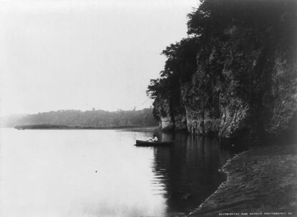 Library of Congress, tree, Iowa History, canoeing, Leisure, Lakes, Rivers, and Streams, bluffs, cedar river, Portraits - Individual, history of Iowa, sand, beach, Iowa