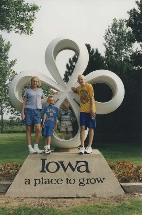 Des Moines, IA, Children, Zittergruen, Jenny, sculpture, Portraits - Group, history of Iowa, Iowa History, flowers, Iowa, landmark